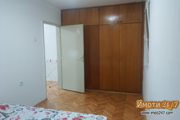 Izdavam stan vo karpos 3