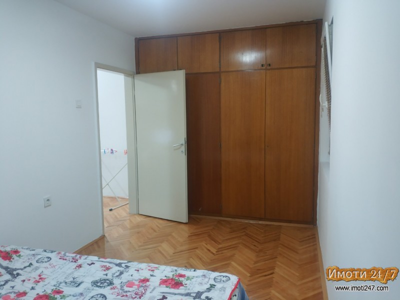 Izdavam stan vo karpos 3