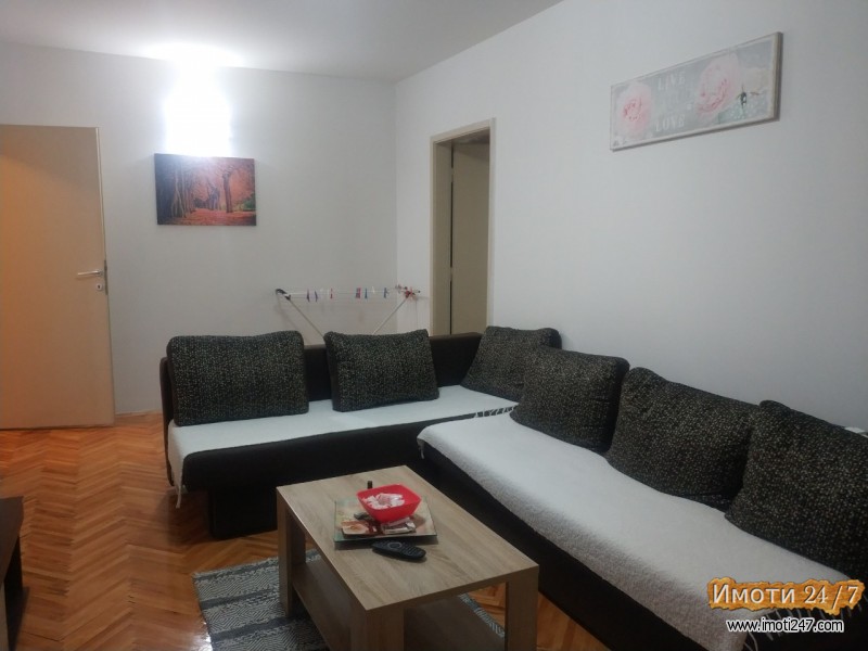 Izdavam stan vo karpos 3