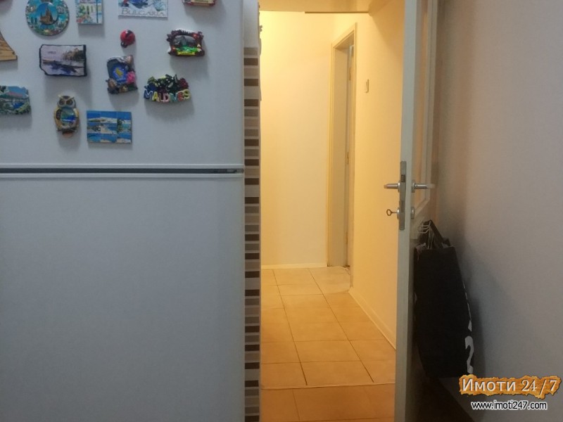 Izdavam stan vo karpos 3