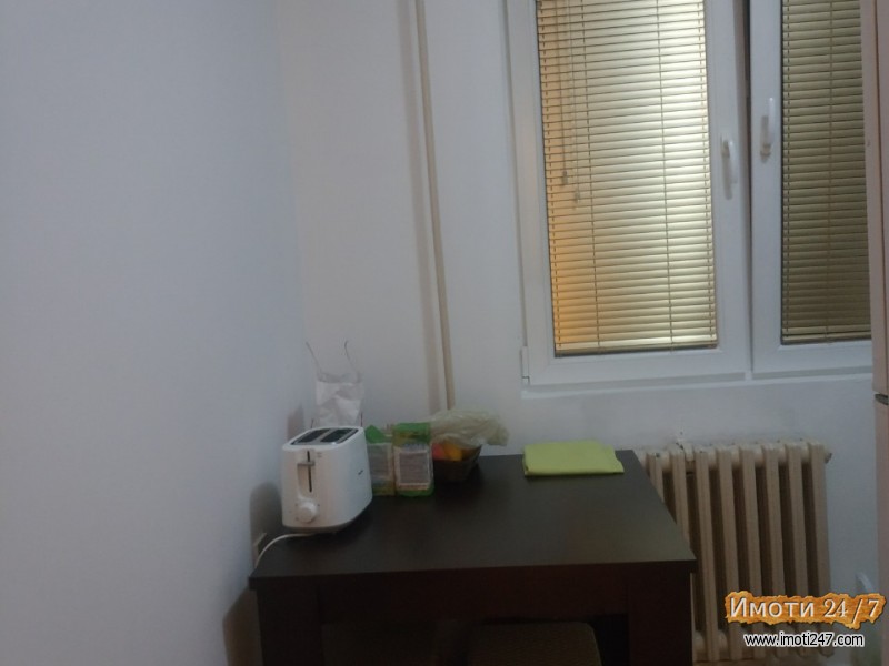 Izdavam stan vo karpos 3