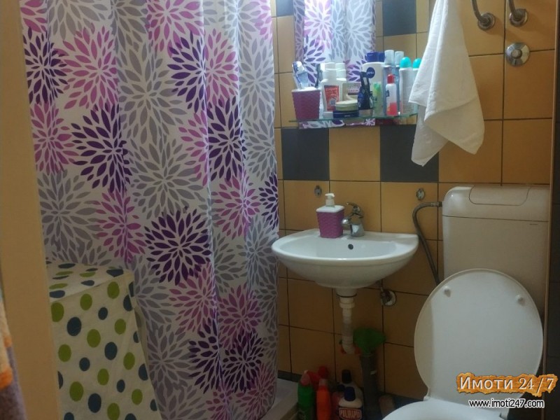Izdavam stan vo karpos 3