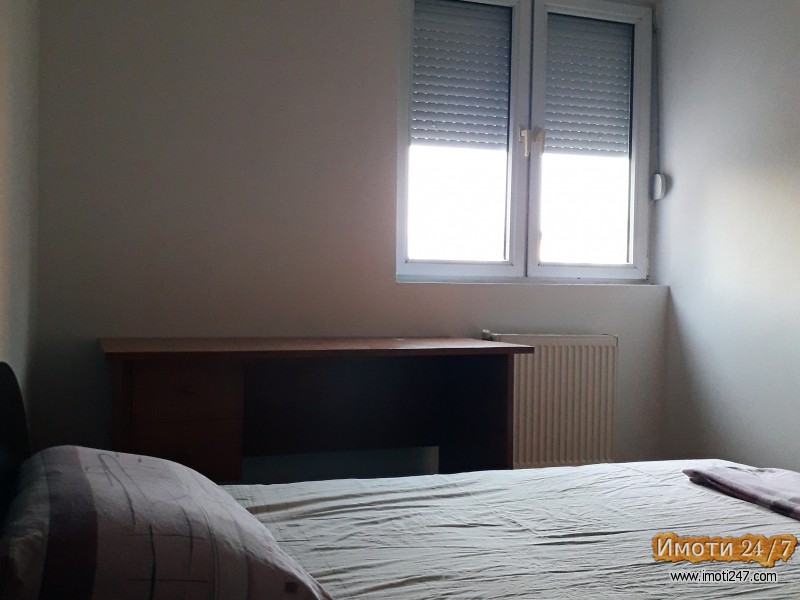 Издавам наместен стан во Центар