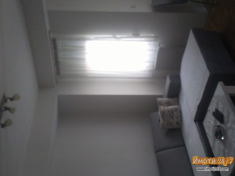 Продавам стан 61м2 и гаража 16м2 во Центар