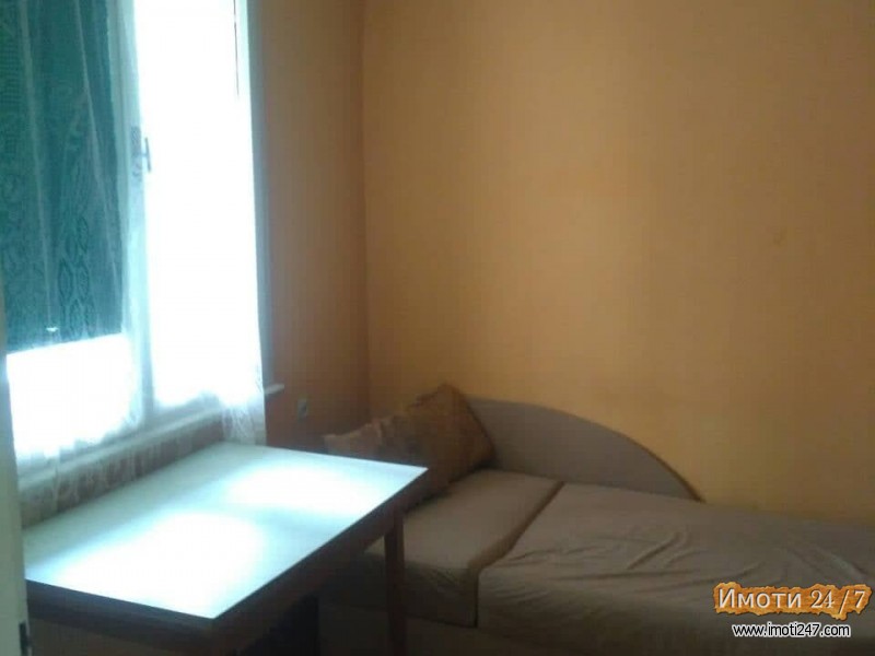 Izdavam trosoben stansprat vo kukja vo Debar maalo Za studenti ili vraboteni