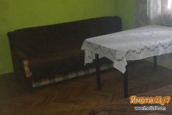 Izdavam trosoben stansprat vo kukja vo Debar maalo Za studenti ili vraboteni