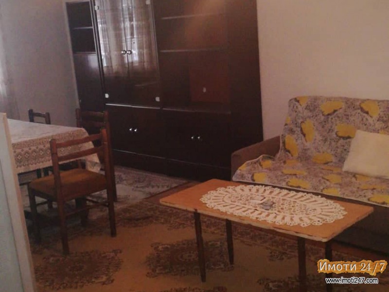 Izdavam trosoben stansprat vo kukja vo Debar maalo Za studenti ili vraboteni