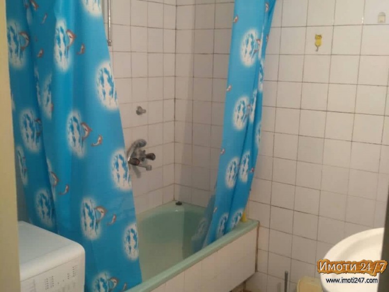 Izdavam trosoben stansprat vo kukja vo Debar maalo Za studenti ili vraboteni