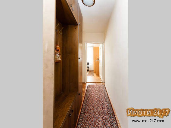 Се издава стан 60м2 за деловен простор на 5 мин од Центар кај Симпо Црниче