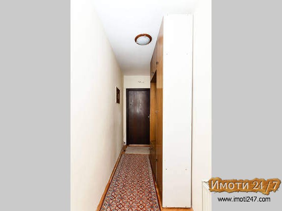 Се издава стан 60м2 за деловен простор на 5 мин од Центар кај Симпо Црниче