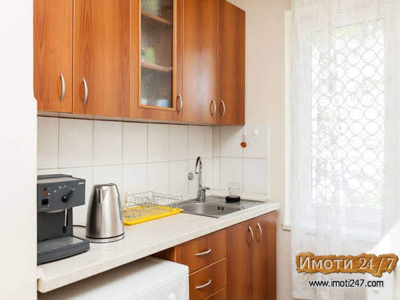 Се издава стан 60м2 за деловен простор на 5 мин од Центар кај Симпо Црниче