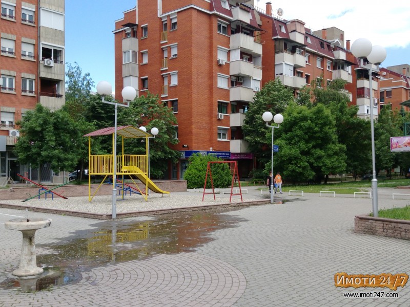 Издавам деловен простор во Ново Лисиче