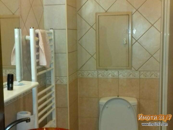 Se prodava stan vo Centar