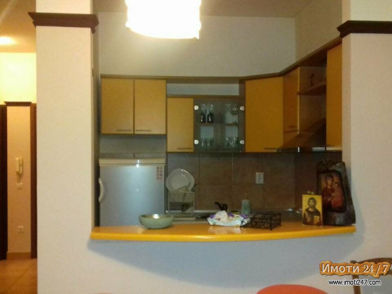 Se prodava stan vo Centar