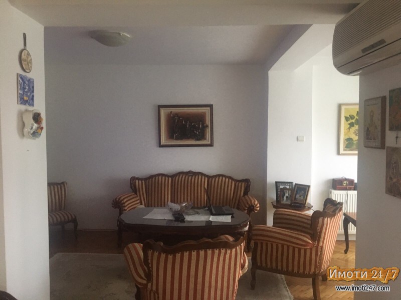 SE PRODAVA RENOVIRAN 79m2 STAN VO KISELA VODA- 4ti KAT