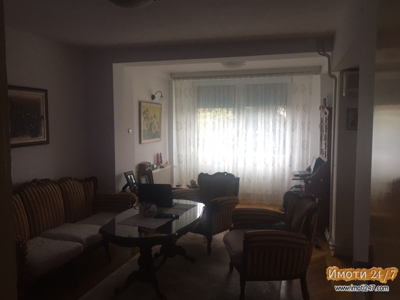 SE PRODAVA RENOVIRAN 79m2 STAN VO KISELA VODA- 4ti KAT