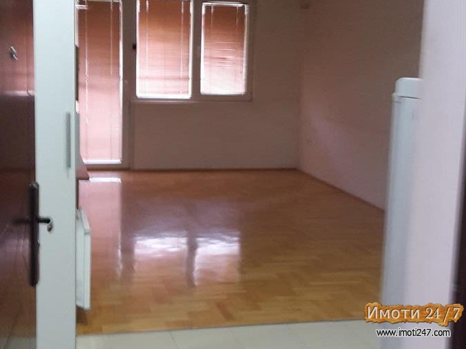 SE PRODAVA STAN VO CENTO