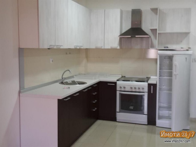 SE PRODAVA STAN VO CENTO