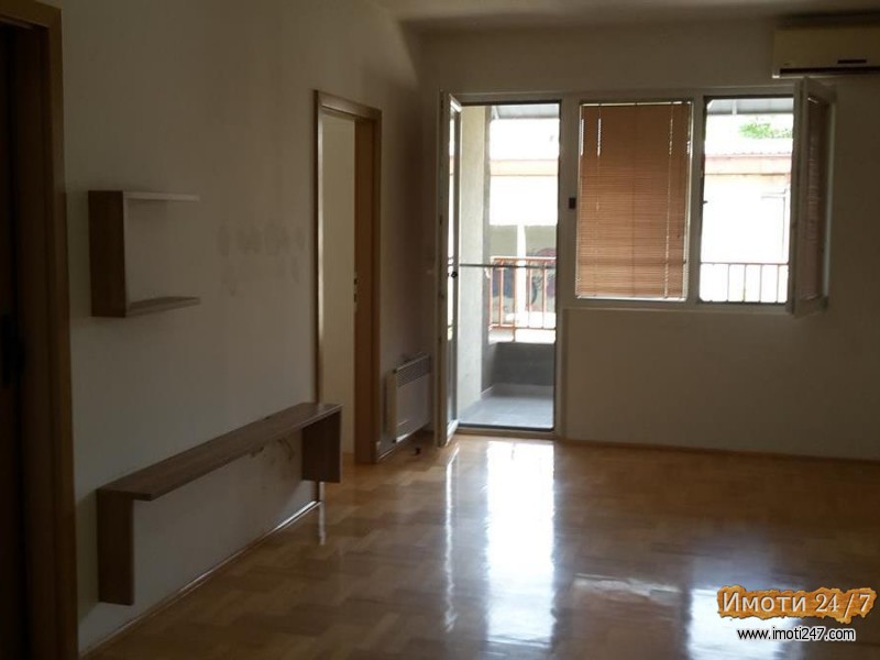 SE PRODAVA STAN VO CENTO