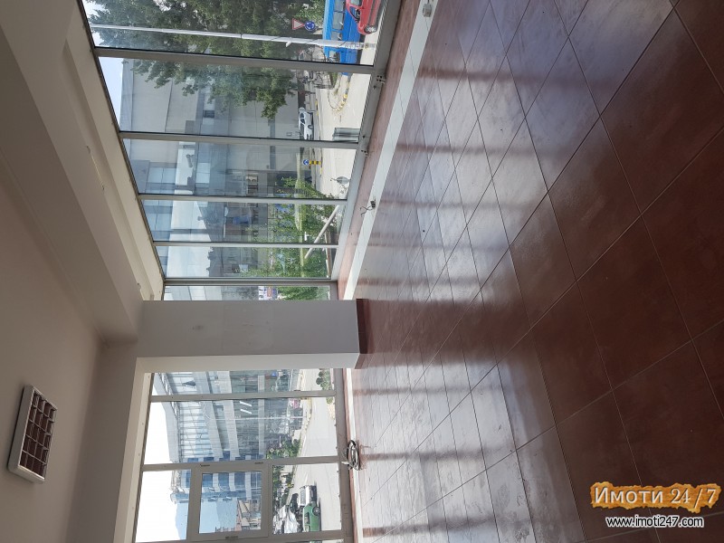 Се издава деловен простор 121м²