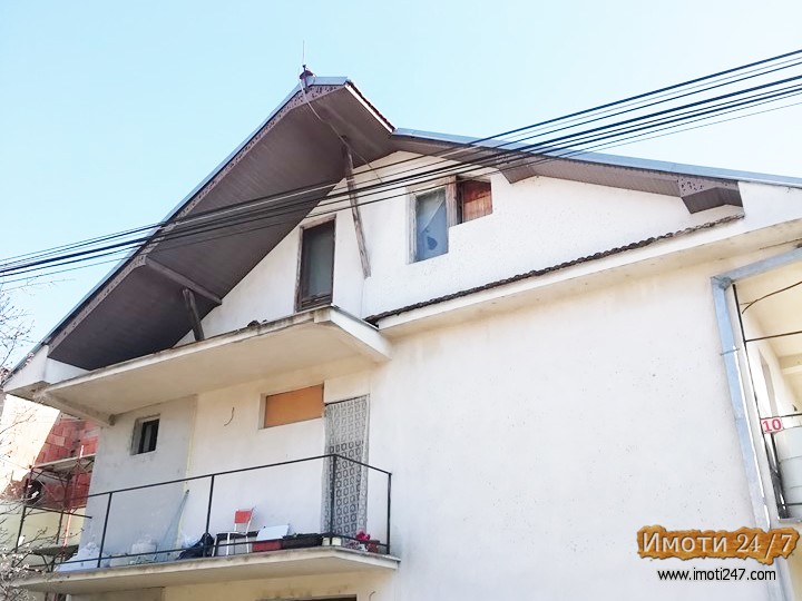 ПРОДАВАМИЗДАВАМ спрат од куќа во Стајковци