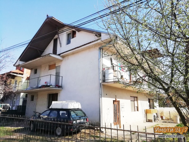 ПРОДАВАМИЗДАВАМ спрат од куќа во Стајковци