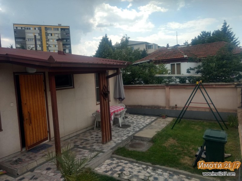 Se izdava kukja vo Taftalidze 2