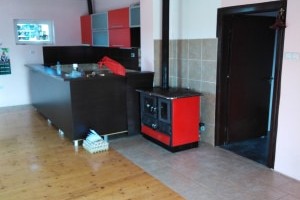 Se prodava kuka  vo nasIlinden POVOLNO