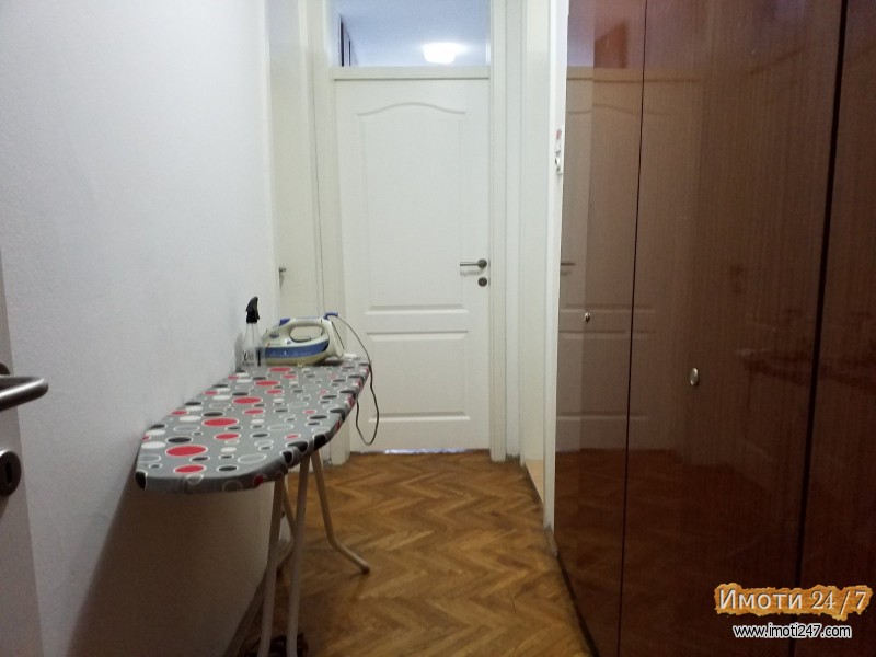 4-soben namesten stan vo strog centar na prv sprat so lift