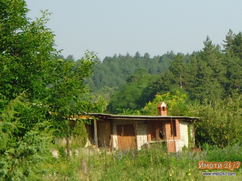 Продавам плац на Водно