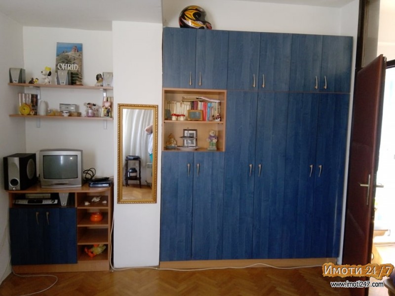 СЕ ПРОДАВА СТАН ВО НОВО ЛИСИЧЕ