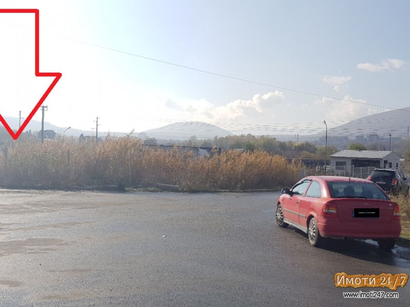 Градежна парцела од 2387м2 