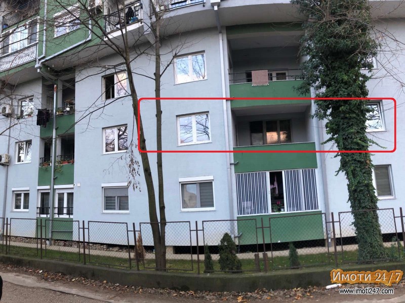 SE PRODAVA STAN 58m2 VO AVTOKOMANDA 1 KAT SO DVE SPALNI