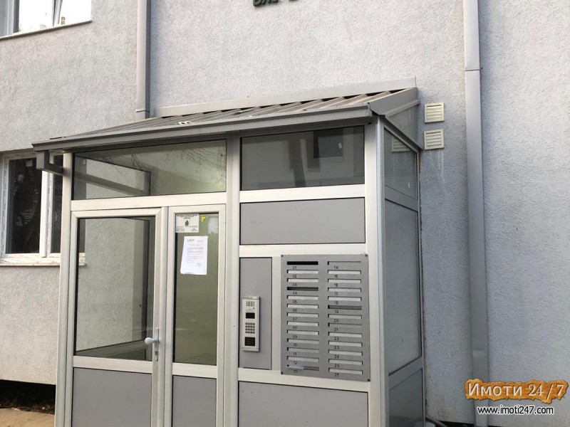 SE PRODAVA STAN 58m2 VO AVTOKOMANDA 1 KAT SO DVE SPALNI