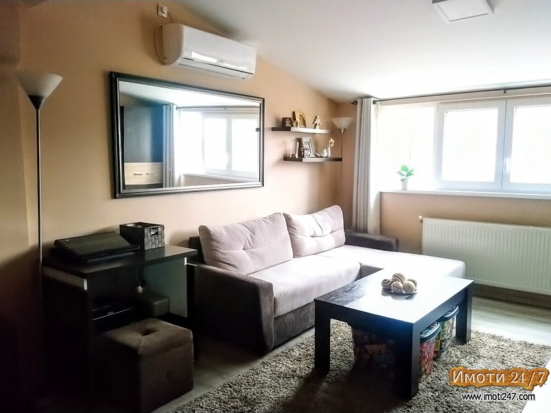 SE PRODAVA STAN 40m2  NAD KLINICKI - 3 KAT