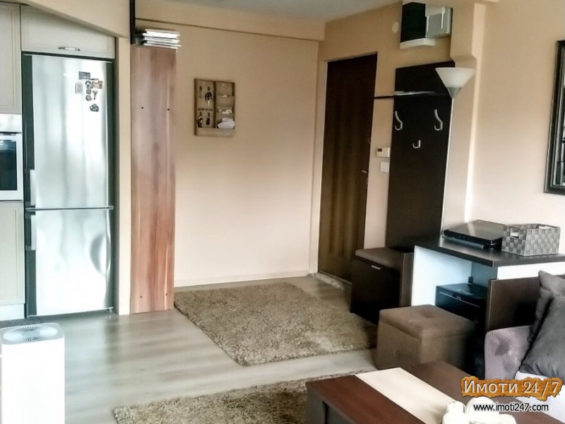 SE PRODAVA STAN 40m2  NAD KLINICKI - 3 KAT