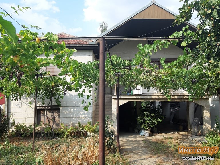 СЕ ПРОДАВА КУЌА ВО КУМАНОВОSE PRODAVA KUKJA VO KUMANOVO