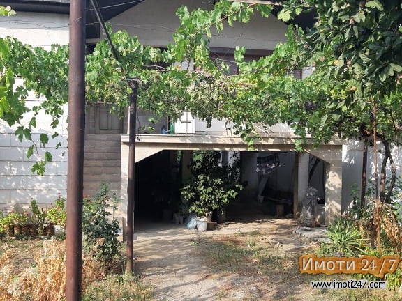 СЕ ПРОДАВА КУЌА ВО КУМАНОВОSE PRODAVA KUKJA VO KUMANOVO