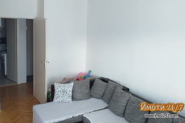 Prodavam stan vo karpos 4