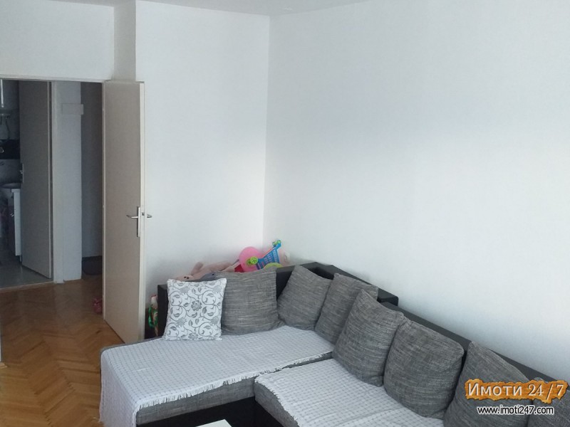Prodavam stan vo karpos 4