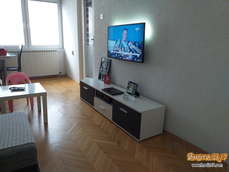 Prodavam stan vo karpos 4