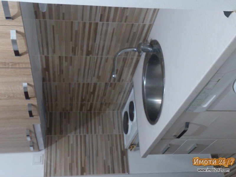 Издавам гарсониера во центар