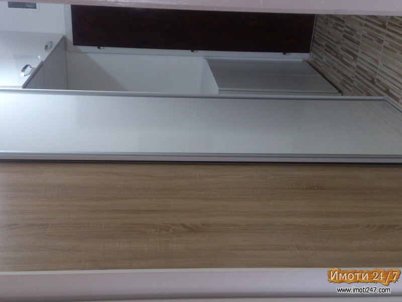 Издавам гарсониера во центар