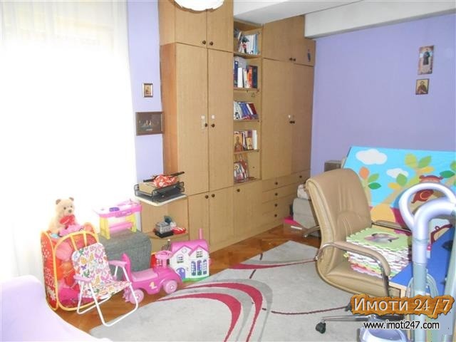 Двособен комплетно наместен стан во Скопјанка