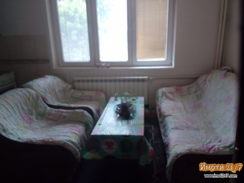 Се издава наместен стан во Центар до Олимписки базент