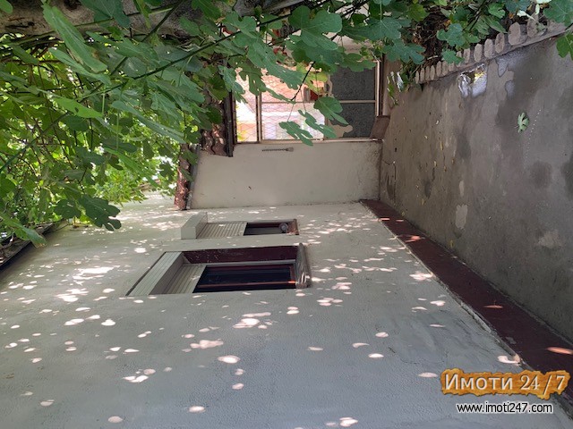 Се продава стара куќа од 70м2 и плац 140м2