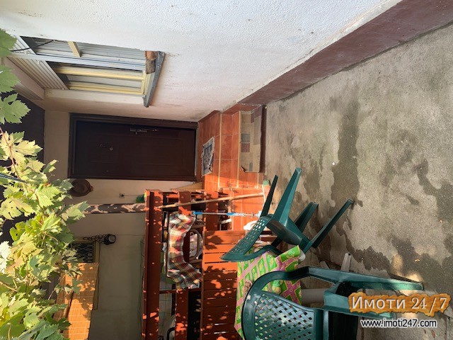 Се продава стара куќа од 70м2 и плац 140м2