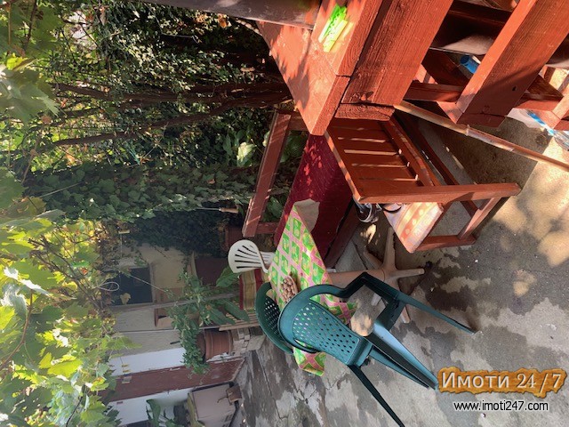 Се продава стара куќа од 70м2 и плац 140м2