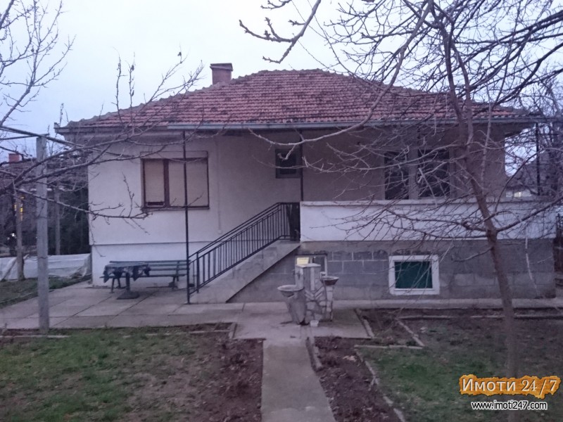 СЕ ПРОДАВА КУЌА ВО НАСЕЛБА ДАМЕ ГРУЕВ ОПШТИНА ЃОРЧЕ ПЕТРОВ