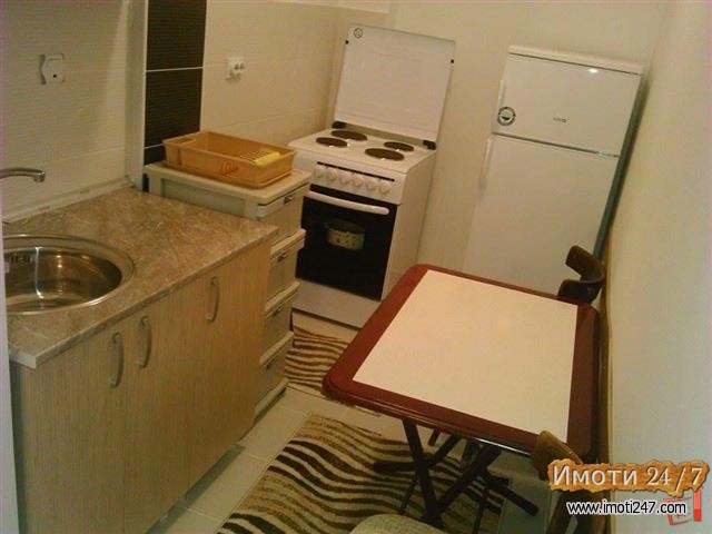 Издавам наместен стан во Автокоманда